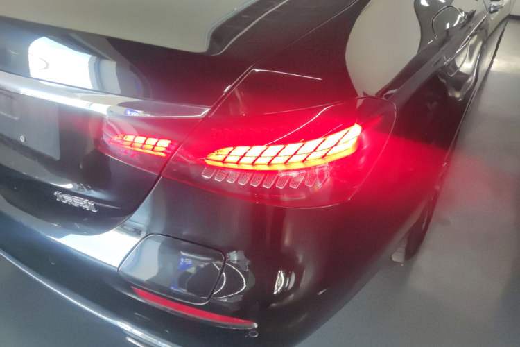 Used Mercedes-Benz E-Class New Energy 2022 Restyled E 350 e L Plug-in Hybrid Sedan
