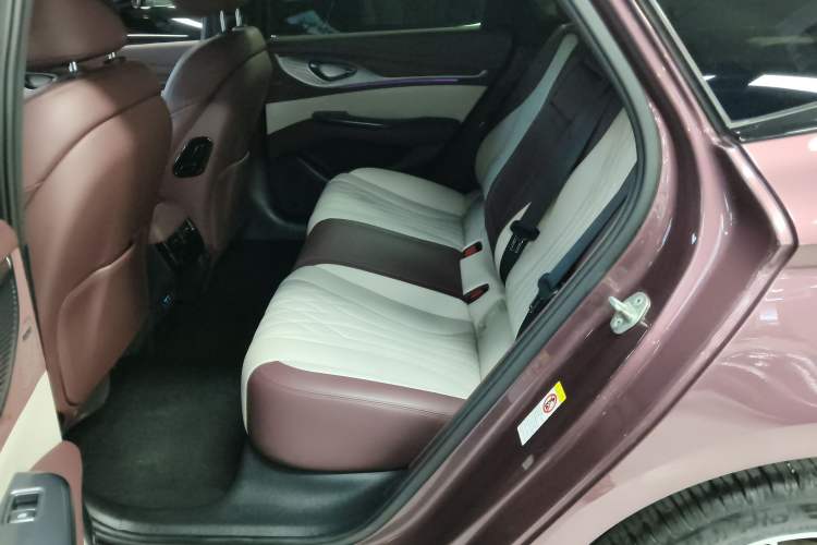 Used BYD Seal 2023 DM-i 1.5T 121km Flagship Model
