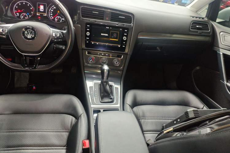 Used Volkswagen Golf 2019 1.8TSI Travel Edition