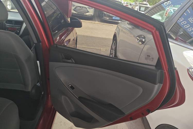 Used Hyundai Verna 2014 1.4L Manual Smart GLS Trim
