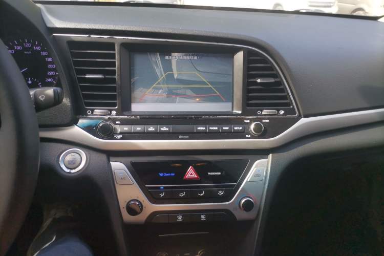 Used Hyundai Elantra 2016 1.6L Automatic ZhiXuan · Luxury Version
