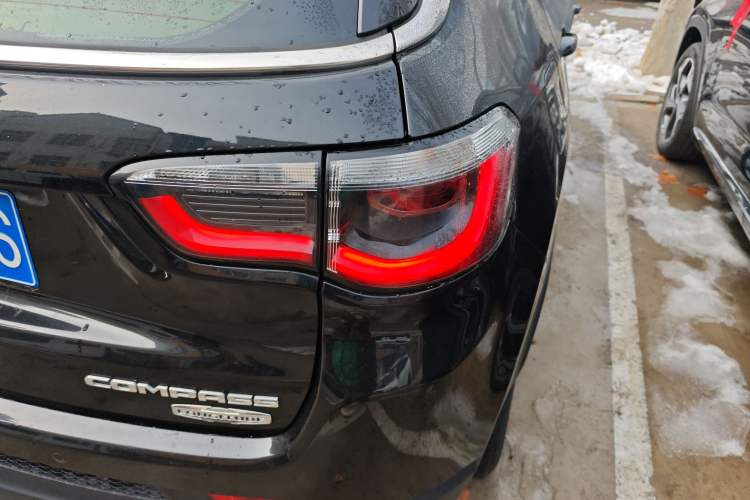 Used  Compass 2019 220T Automatic Family Edition
