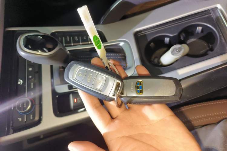 Used Geely Auto Emgrand X7 Sport 2016 1.8TD Automatic ZhiZun Version
