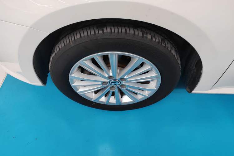 Used Volkswagen Gran Lavida 2013 1.6L Automatic Comfort Model
