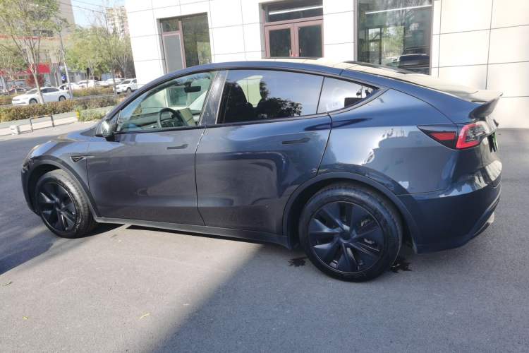 Used Tesla Model Y 2024 Rear-Wheel-Drive Version
