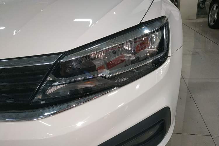 Used Volkswagen Lamando 2019 230TSI DSG Fashion Edition China VI
