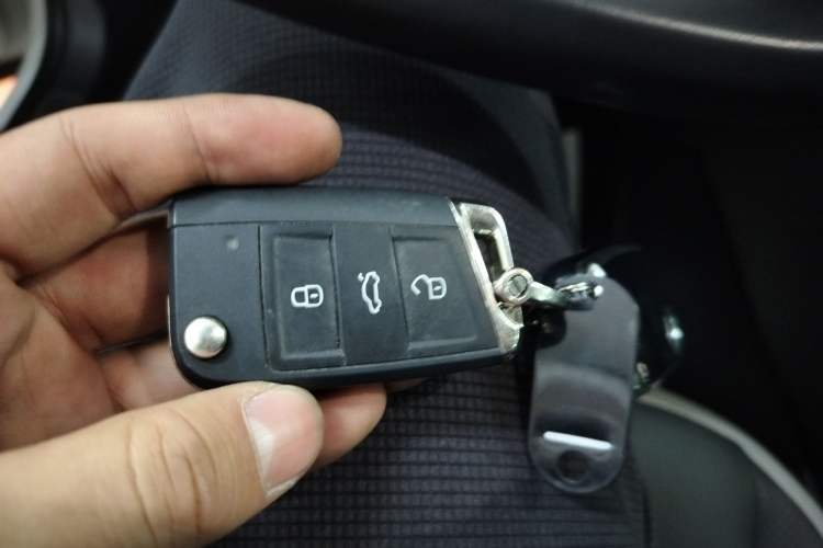 Used Volkswagen T-ROC 2023 300TSI DSG Two-Wheel-Drive Chen Guang Edition