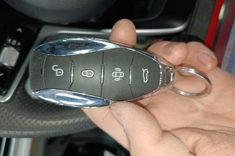 Used Hongqi H5 2024 2.0T Automatic Smart Connect Flagship Edition
