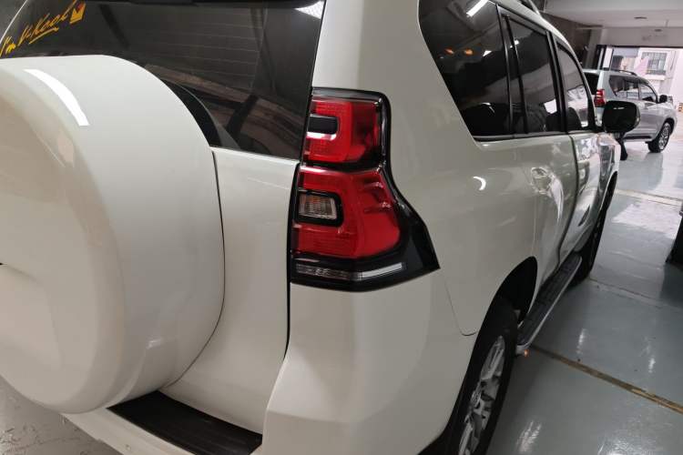 Used Toyota Prado 2018 3.5L Automatic TX-L with Rear-Mounted Spare Tire
