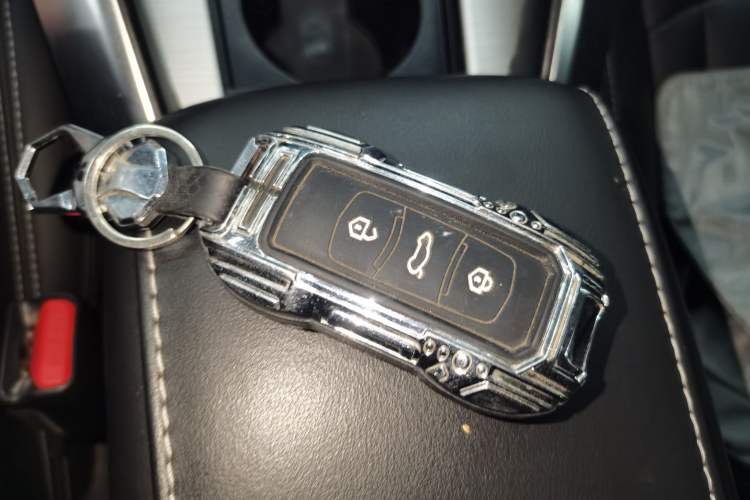 Used Geely Auto Emgrand X7 Sport 2018 1.8TD Automatic Two-Wheel Drive Smart Connect 4G Internet Edition
