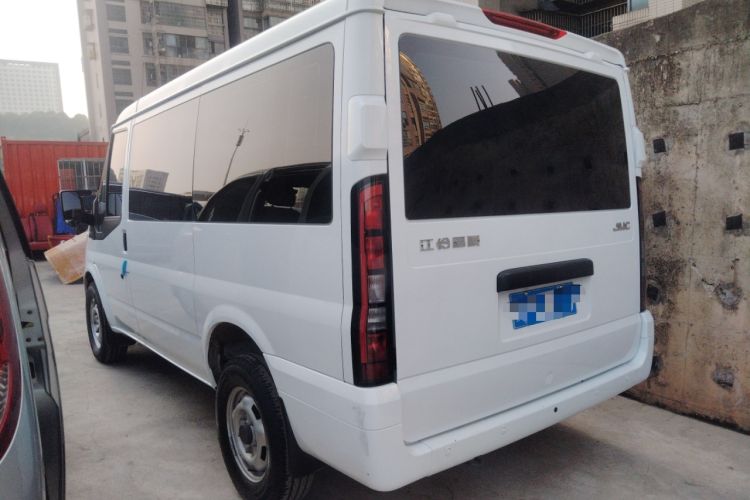 Used JMC Fushun 2025 2.0T 6MT Diesel Short-Wheelbase Low-Roof Commercial Multi-Purpose Passenger Vehicle with 5/6 Seats and Lift-Up Tailgate
