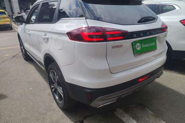 Used Geely Auto Emgrand X7 Sport 2022 1.8TD DCT Zhiya Trim
