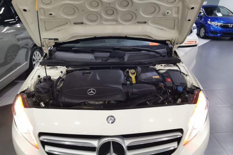 Used Mercedes-Benz A-Class 2015 A 200 Fashion Model
