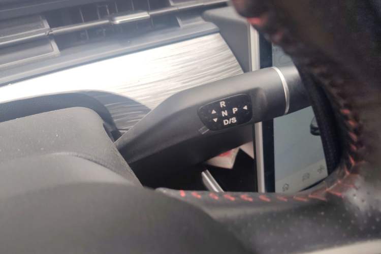 Used NETA V 2022 Chao 300 Lite Ternary Lithium