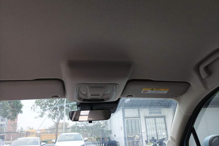 Used ORA Good Cat 2022 Morandi Edition 400km Standard Range Luxury Version Lithium Iron Phosphate
