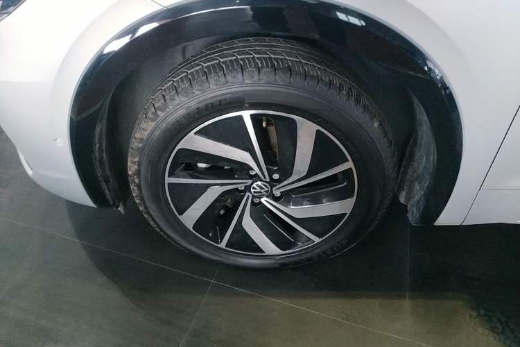 Used Volkswagen Viloran 2024 330TSI Luxury Edition
