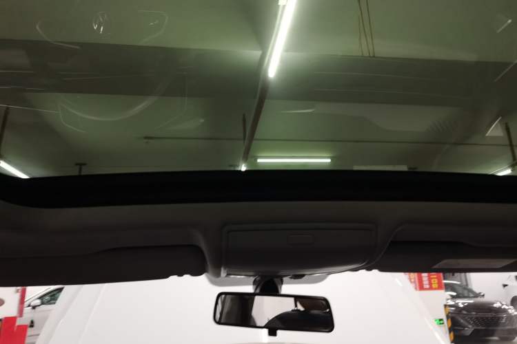 Used Volkswagen Tiguan L 2023 300TSI Automatic Two-Wheel Drive Smart Edition
