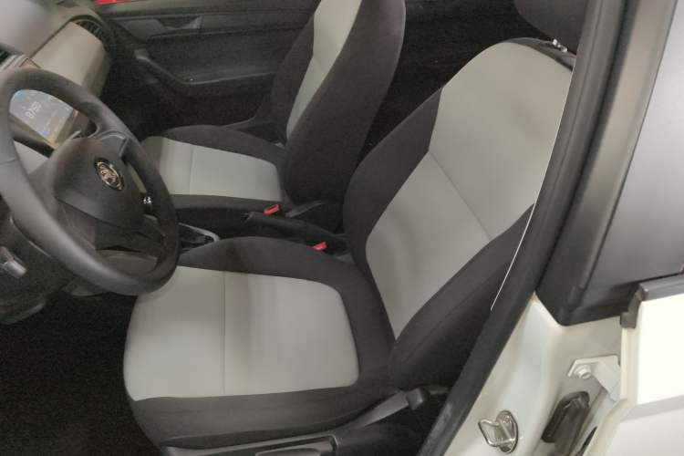 Used Skoda Fabia 2017 1.4L Automatic Car Enjoy Edition
