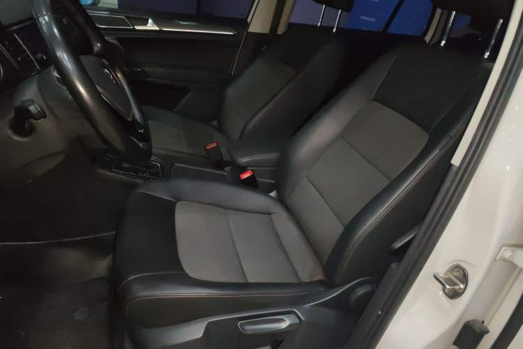 Used Volkswagen Golf Sportsvan 2018 230TSI Automatic Trend Edition
