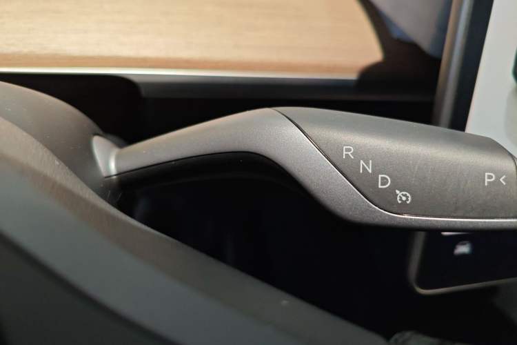 Used Tesla Model Y 2022 Long-Range All-Wheel-Drive Version
