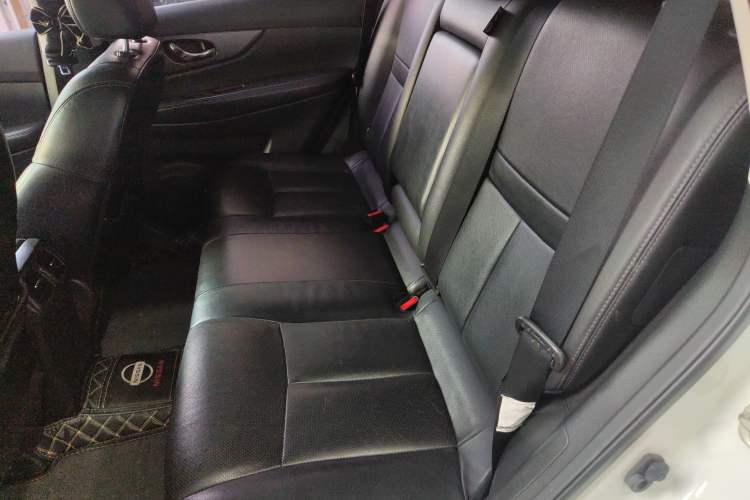 Used Nissan X-Trail 2015 2.0L CVT Comfort MAX Edition 2WD
