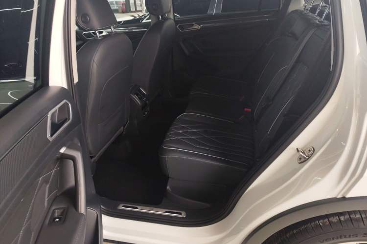 Used Volkswagen Tiguan L 2023 330TSI Automatic Two-Wheel Drive R-Line Enjoyment Edition