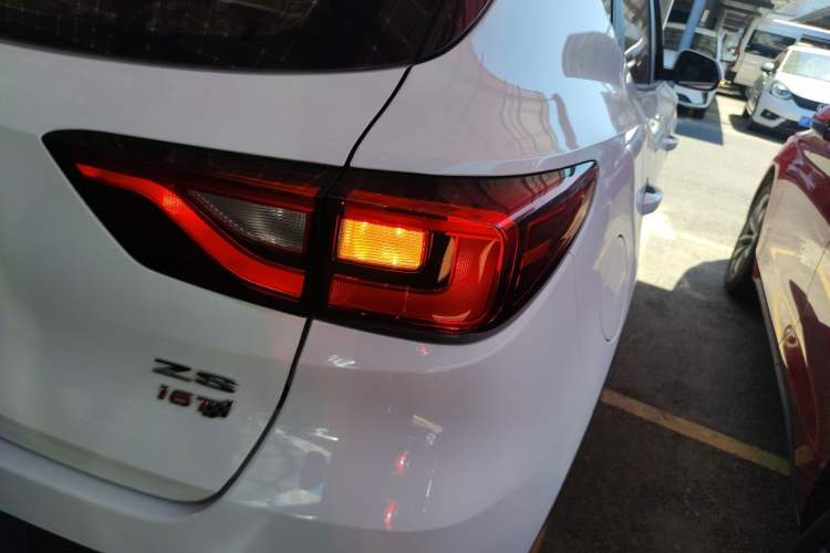 Used MG ZS 2017 16T Automatic Flagship Internet Edition
