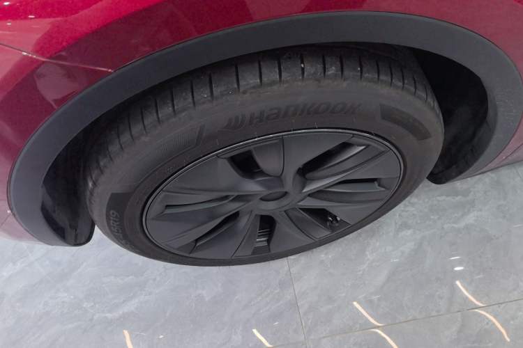 Used Tesla Model Y 2024 Long-Range All-Wheel-Drive Version
