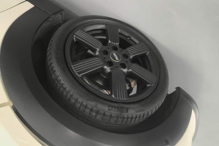 Used MINI MINI 2023 1.5T COOPER Artist
