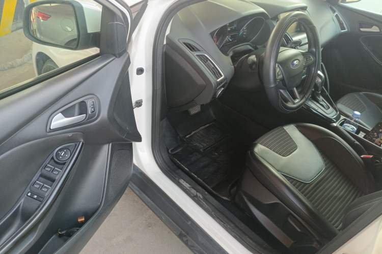 Used Ford Focus 2015 Sedan EcoBoost 180 Automatic Elite Model
