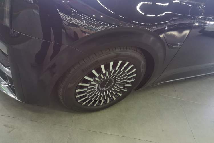 Used Zeekr 009 2024 Six-Seat Executive Version 4WD 108 kWh
