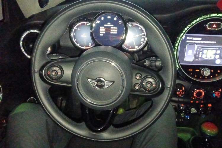 Used  MINI 2016 1.5T COOPER
