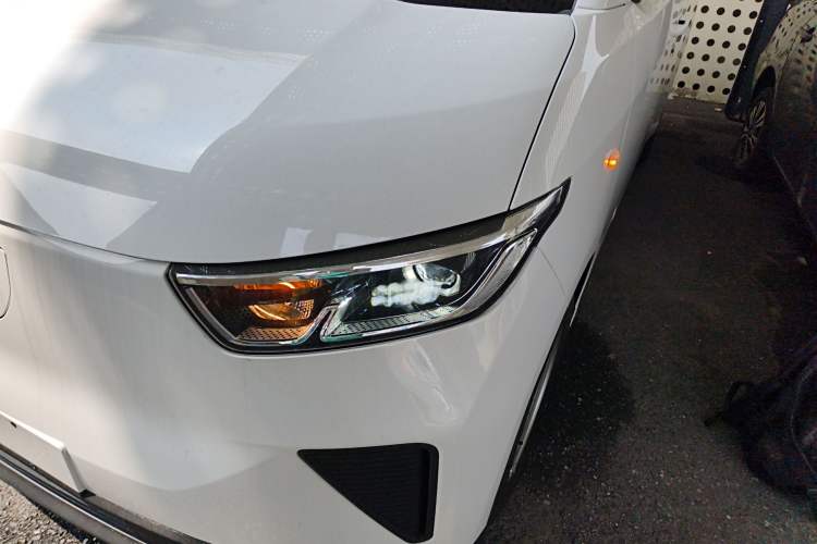 Used Wuling Yangguang 2024 300KM Comfort Version Passenger Van 75kW
