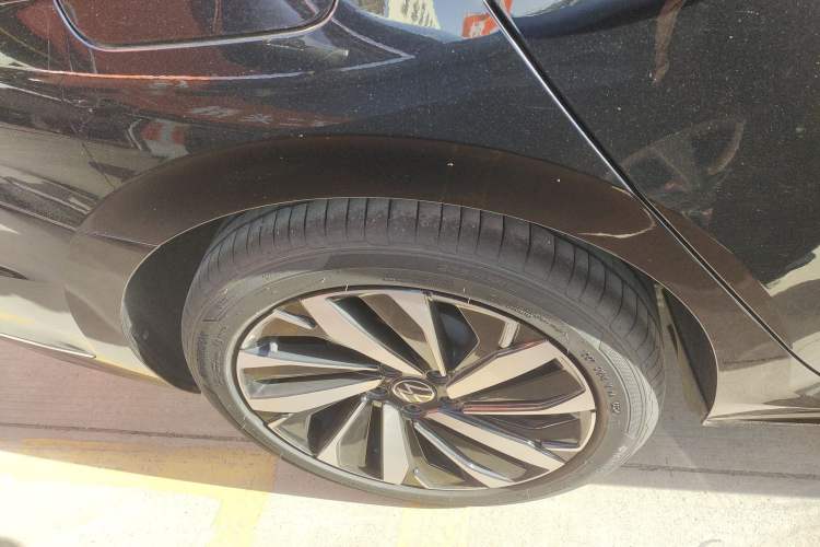 Used Volkswagen Passat 2024 380TSI Dragon Edition
