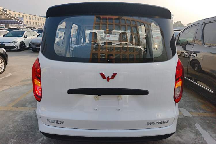 Used Wuling Hongguang New Energy 2025 Extended-Range Hybrid 50 km Standard Version
