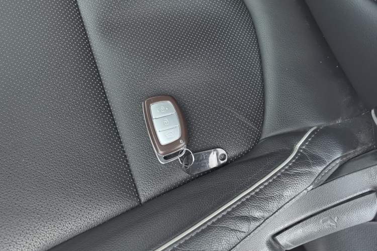 Used Hyundai ix25 2015 1.6L Automatic Two-Wheel Drive Smart GLS Trim