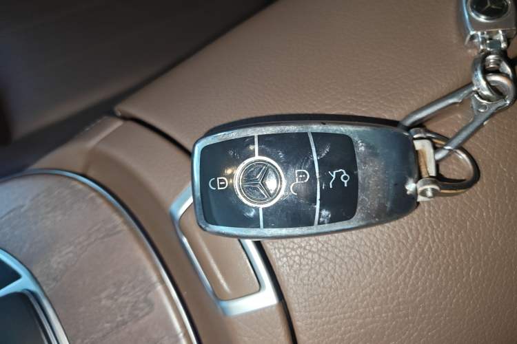 Used Mercedes-Benz E-Class 2023 E 260 L
