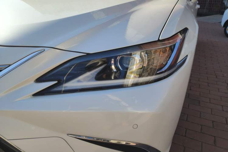 Used Lexus ES 2021 200 Excellence Edition
