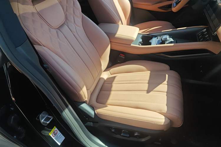 Used BYD Song L EV 2025 Intelligent Driving Version 602 km Range LiDAR-equipped All-Wheel-Drive Type
