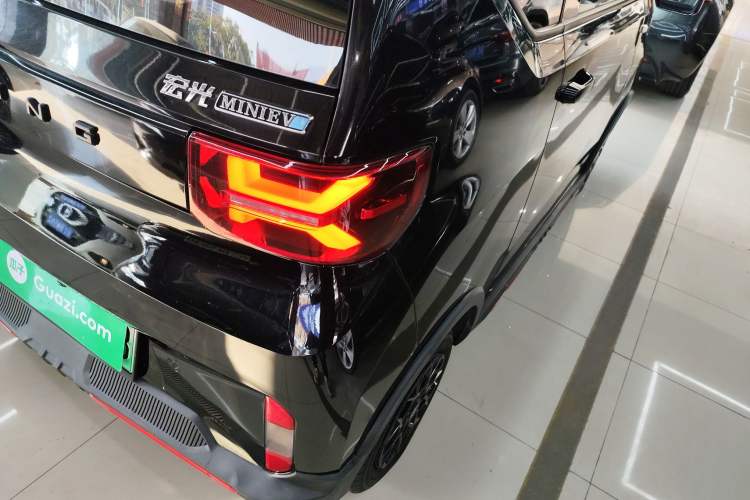 Used Wuling Hongguang MINIEV 2022 GAMEBOY 200km Gaming Edition with Lithium Iron Phosphate
