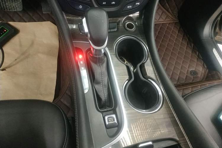 Used Buick Envision 2018 20T Two-Wheel-Drive Elite Model
