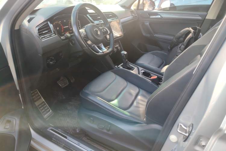 Used Volkswagen Tiguan L 2021 330TSI Automatic Two-Wheel Drive R-Line Enhanced Edition
