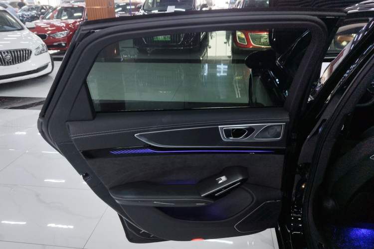 Used Hongqi H9 2024 2.0T Qichang Private Enjoyment Luxury Edition
