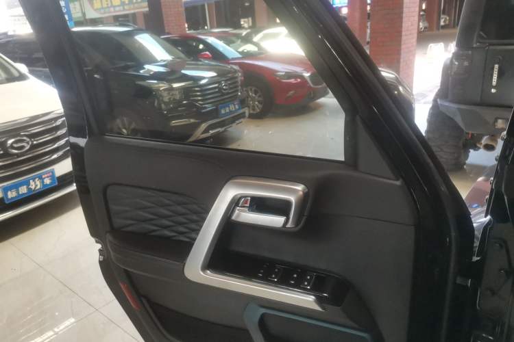 Used Beijing Auto BJ40 2019 2.3T Automatic Four-Wheel Drive Urban Hunter Edition Premium Model China VI Emission Standard
