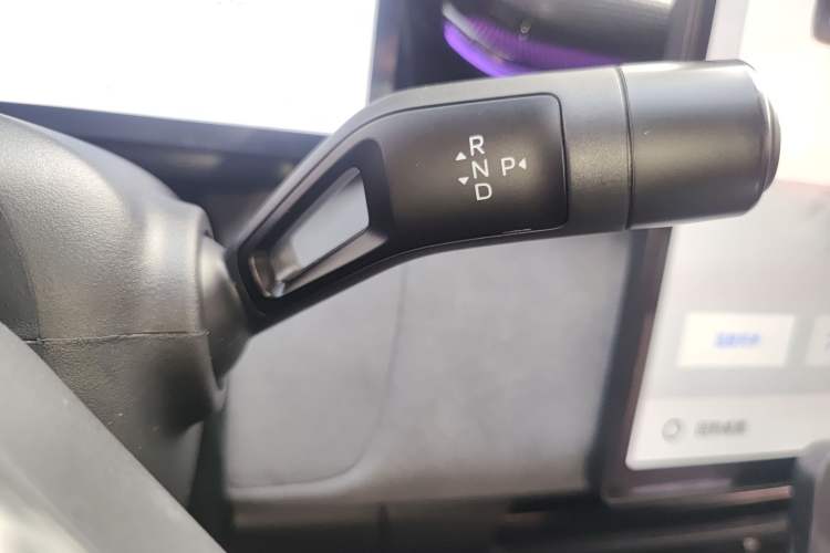 Used Lynk & Co 08 EM-P 2025 220 km All-Wheel-Drive Performance Halo
