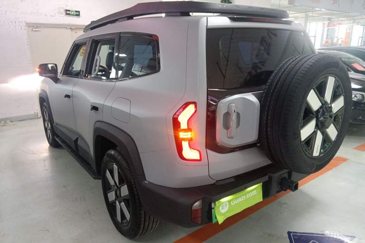 Used  G318 2024 Four-Wheel-Drive Air Suspension Model