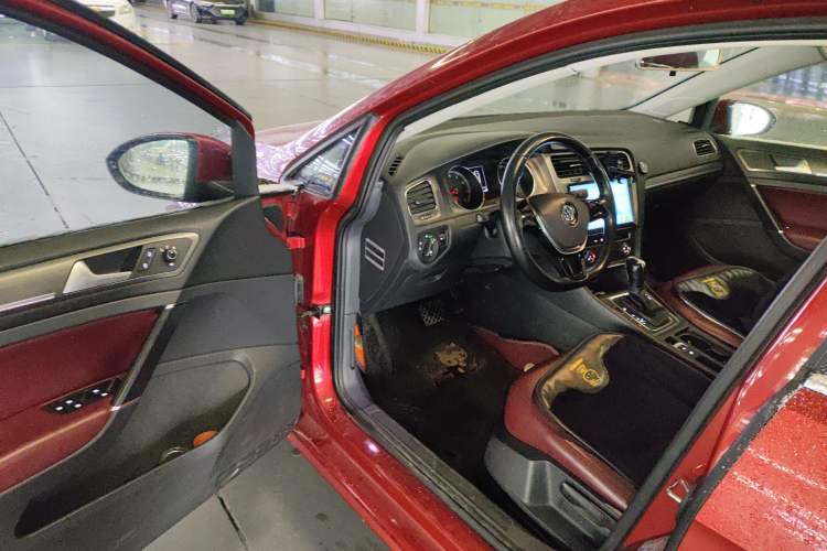 Used Volkswagen Golf 2015 1.4TSI Automatic Comfort Model