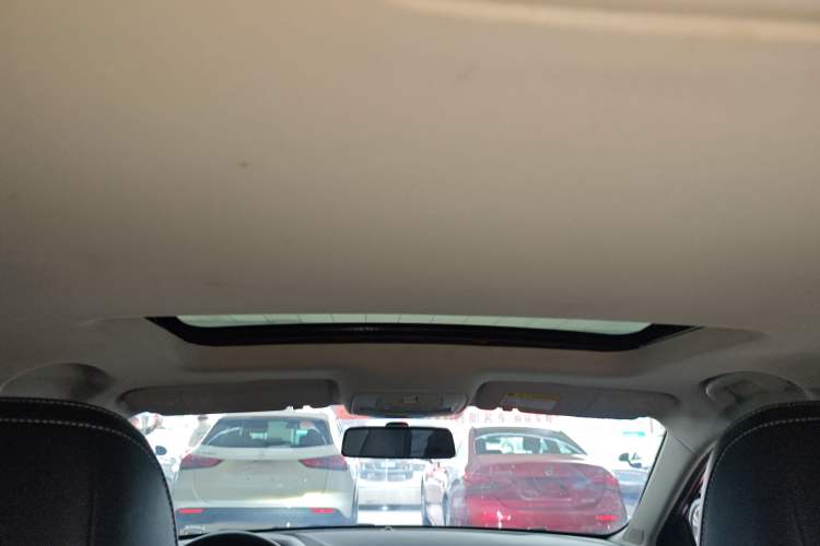 Used Roewe i5 2020 1.5L Automatic 4G Connect Luxury Flagship Edition
