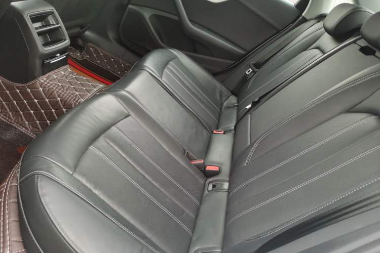 Used Audi A4L 2023 40 TFSI Fashion Dynamic Model
