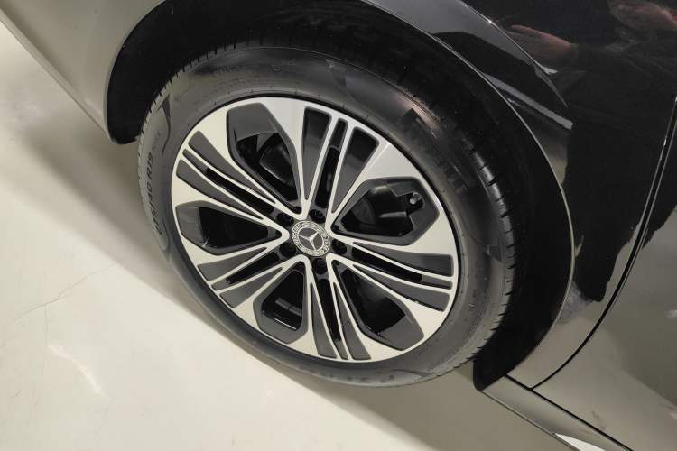 Used Mercedes-Benz E-Class 2025 Facelift E 300 L Luxury Edition